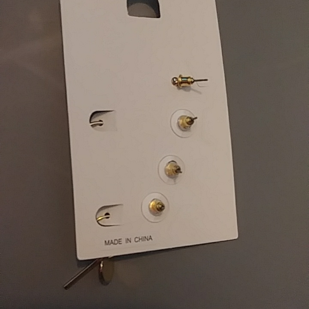 Earring set - Picture 2 of 2
